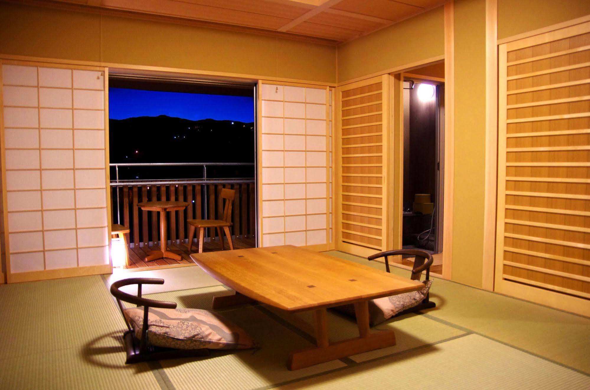 Gero Onsen Yukyunohana Exterior photo