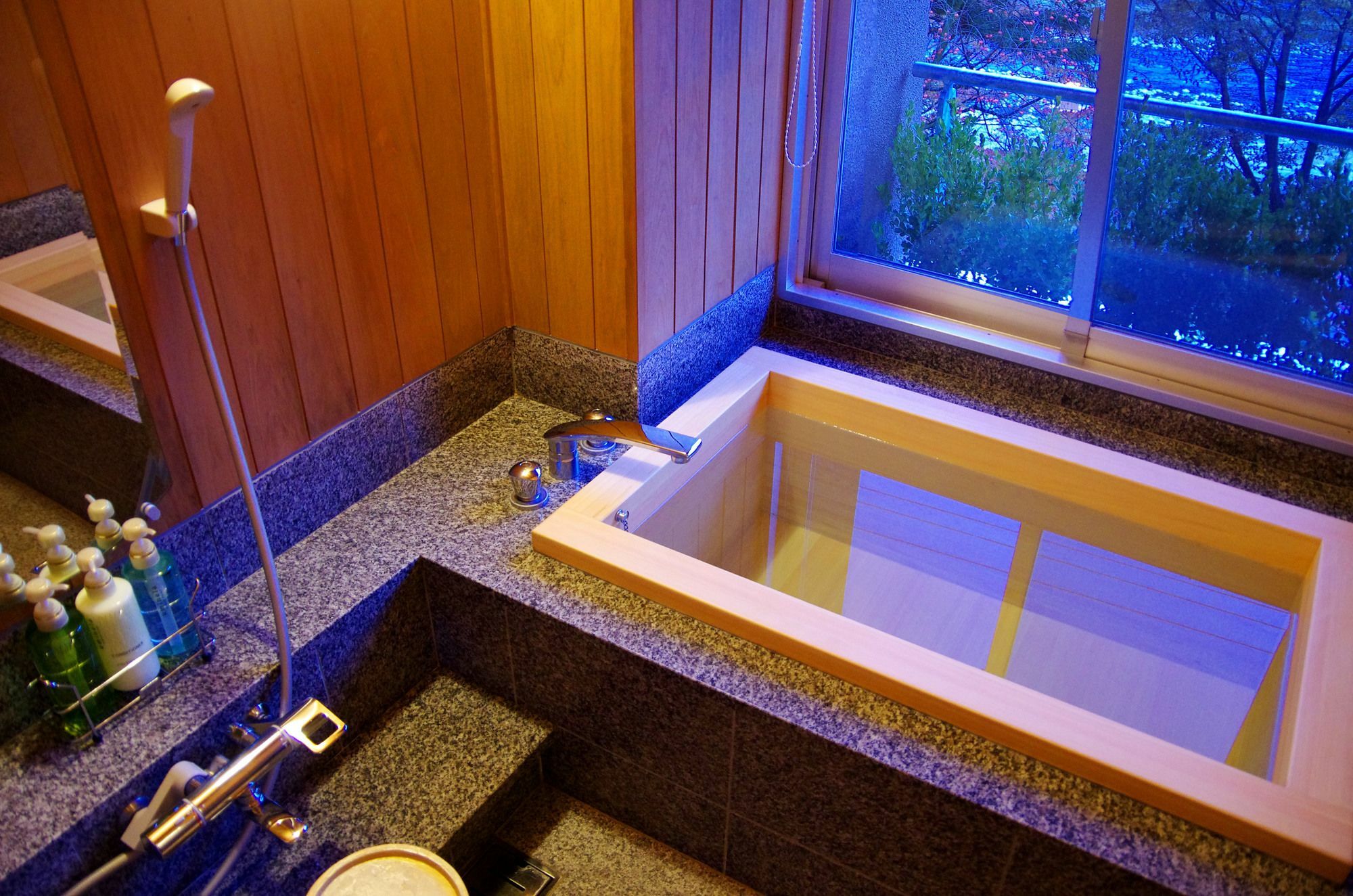 Gero Onsen Yukyunohana Exterior photo