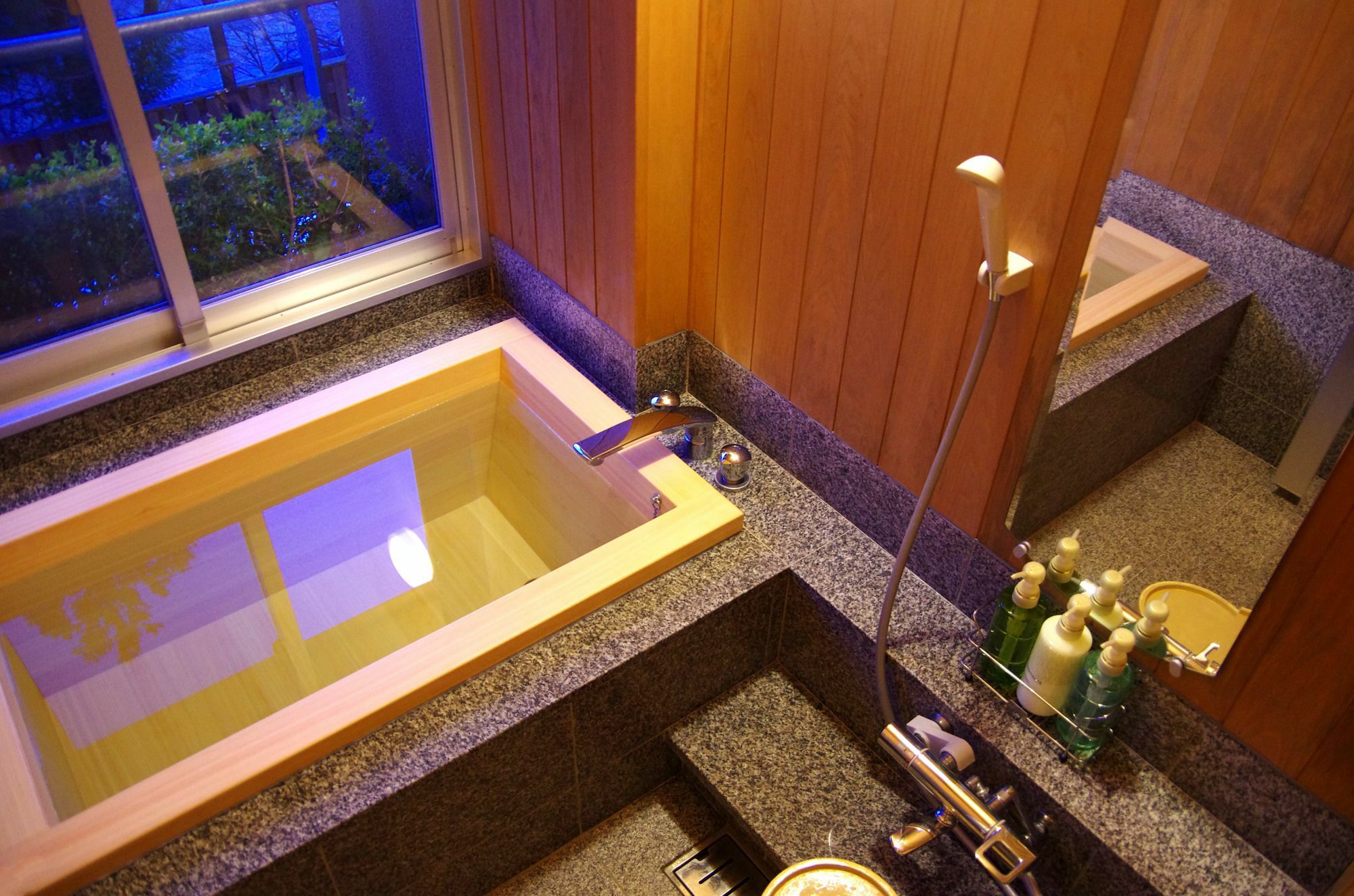 Gero Onsen Yukyunohana Exterior photo
